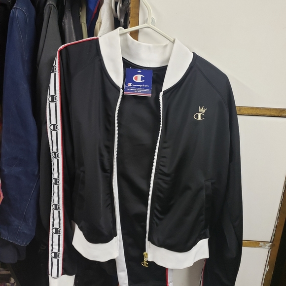 LADIES SIZE MEDIUM CHAMPION TRACKSUIT - Picture 1 of 1